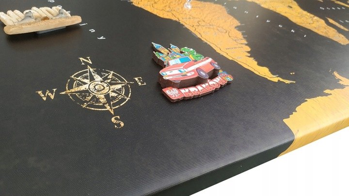Magnetická tabuľa č. 17 s motívom hnedých dosiek 63 × 41 cm