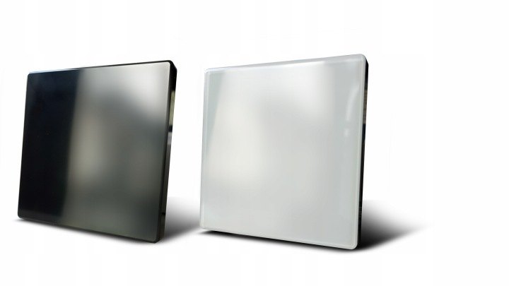 Čierny Wi-Fi termostat Hornisse HOTHERM-GLASS-B