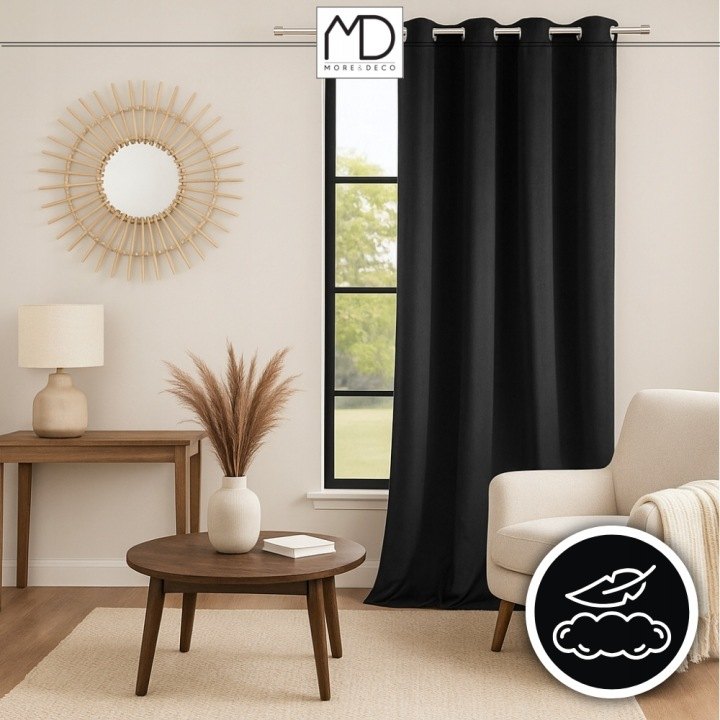Čierny velúrový záves More&Deco 140 × 250 cm na priechodkách