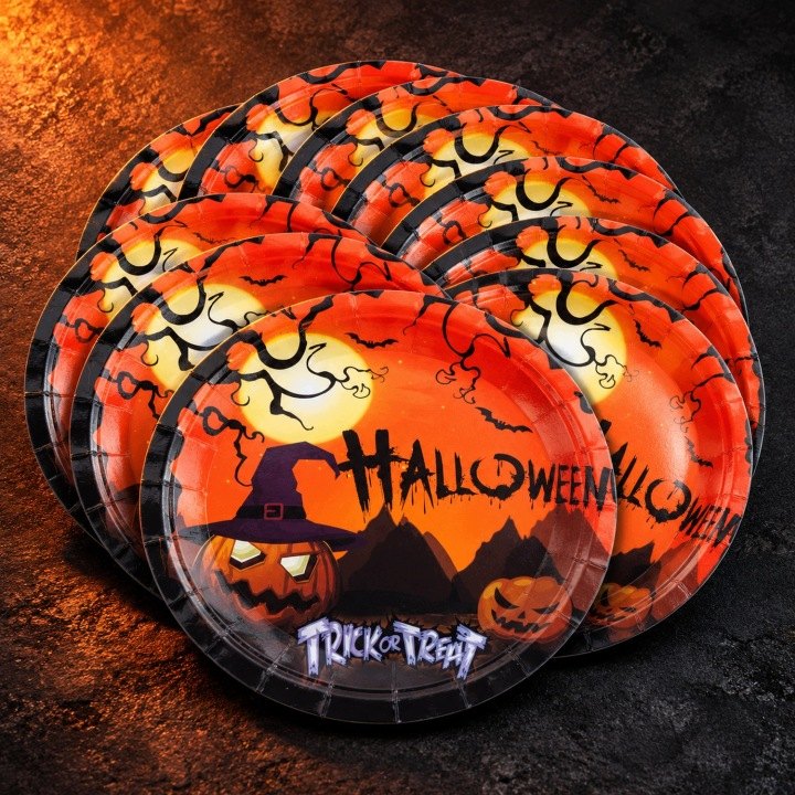 Tri balenia papierových tanierikov Martom Halloween, spolu 30 kusov