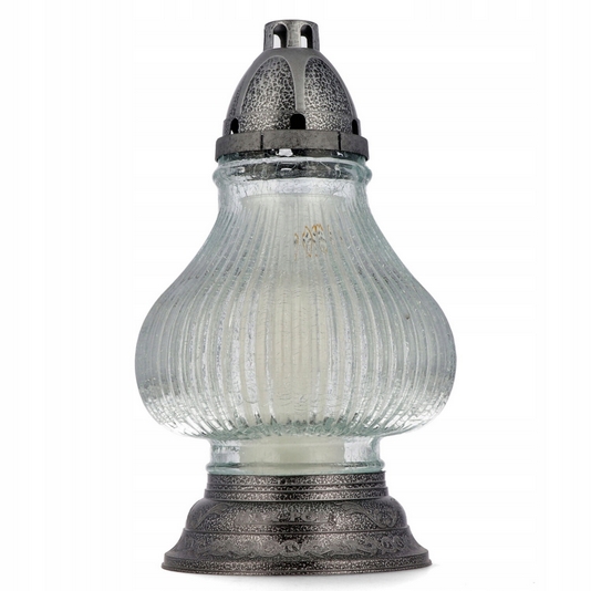 Lampa cmentarna v tvare karafky s parafínovým vkladom a striebornými plastovými prvkami