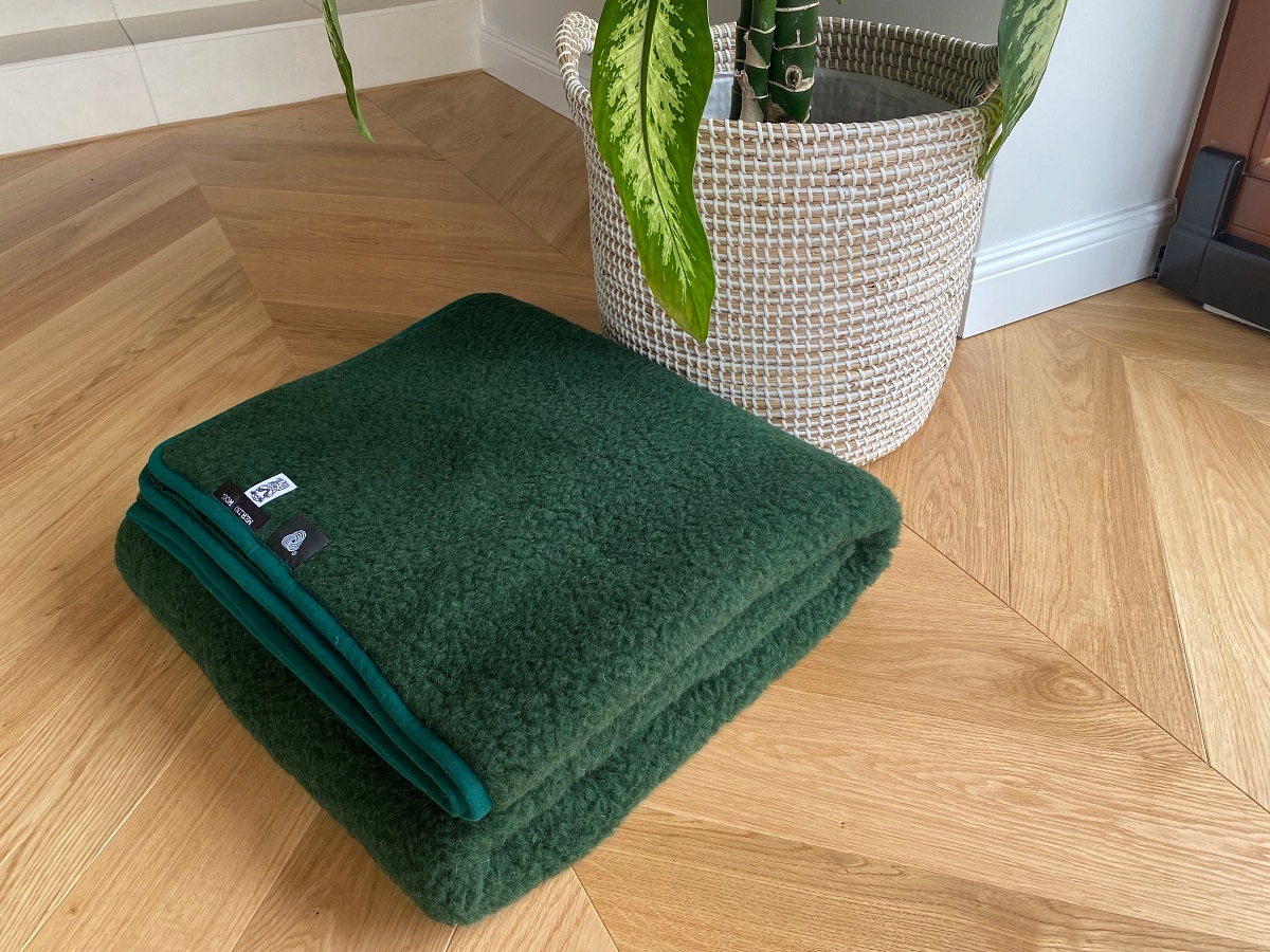 Posteľná bielizeň - MERINO VLNA PRIKRÝVAČKA JAHNIČKA SILNÁ ZELENÁ MERINO VLNA POHÁR 160x200