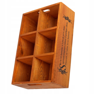 Vintage box s retro dreveným priehradkou predĺži okno