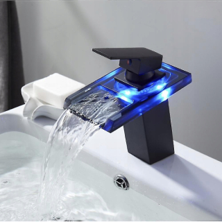 Washworthy batéria s horúcim kohútikom LED umývadla a zima