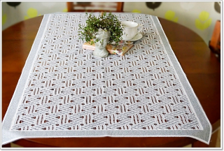 Behun na stol - Biely behúň, odtiene šedej 140 x 70 cm