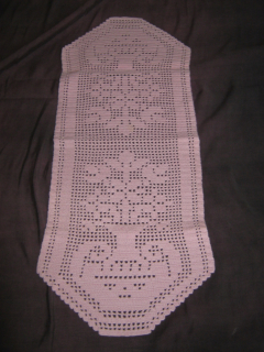 Behun na stol - Behúň odtiene ružovej 82 x 33 cm
