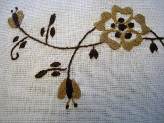 Behun na stol - Behúň odtiene žltej 104 x 45,5 cm