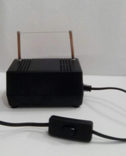 Víťazom Thermal nôž pre rezanie pásky. stuha