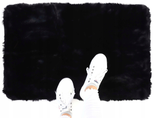 ZAKRAJÍCI PLYŠOVÝ ZAMATOVÝ KOBEREC ZAJÍCI VLAS ČIERNA UMÝVAJÚCA 80x120 CM