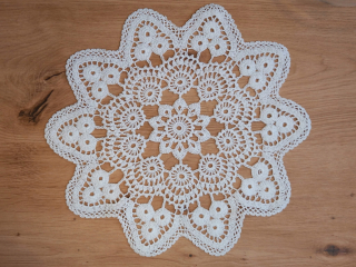 Podložka na stôl - Dobré 50 cm obrusové čipky