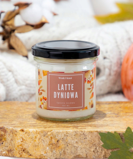 Vonná sójová sviečka Latte Pumpkin Wax and Knot 1 ks.
