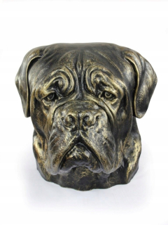 Francúzsky mastiff so sochou so sochou hlavnej hlavy