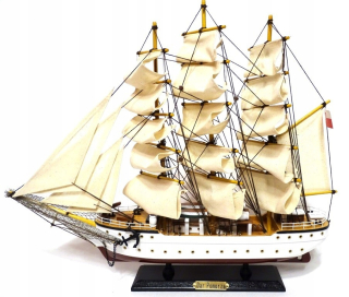 Model lodnej plachetnice Dar Pomerania