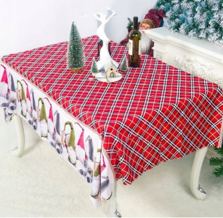 Behun na stol - Tread odtiene červenej, viacnásobne vyrezávané 180 x 150 cm