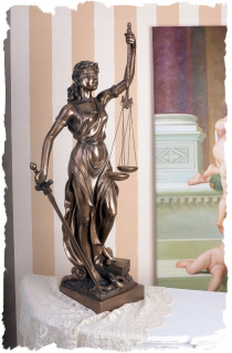 Rímska socha justitia z bohyne spravodlivosti