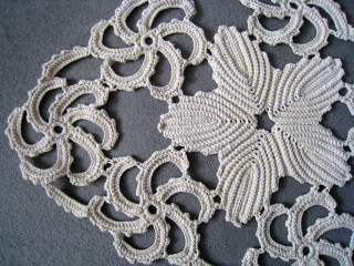 Behun na stol - Biely behúň 97 x 43 cm
