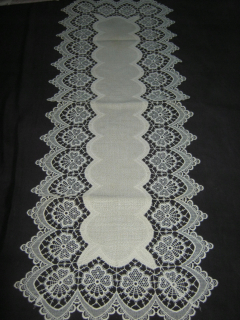 Behun na stol - Beige Tread, krém 118 x 41 cm
