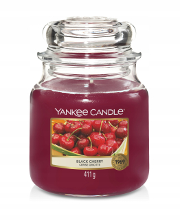 Tradičná sviečka Black Cherry Yankee Candle 1 ks.