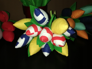 Tulipány ručne šité z materiálu - 11 kusov