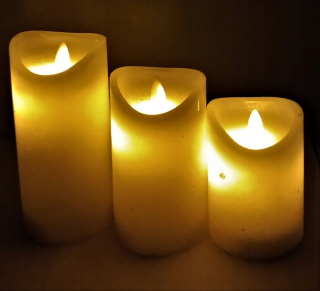 Lampáš, svietník - Voskové sviečky s zvlnená plamienkov LED PILOT x3