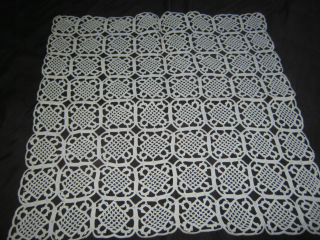 Behun na stol - Biely behúň 59 x 63 cm