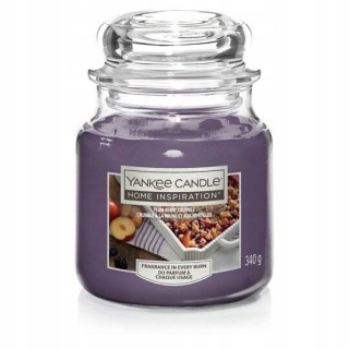 Tradičná sviečka Plum Berry Crumble Yankee Candle 1 ks.