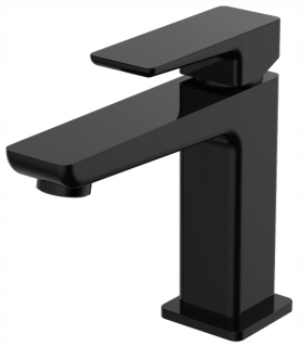 Čierny faucet kohútik pre čiernu kúpeľňu
