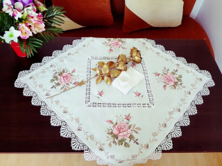 Behun na stol - Biely behúň, odtiene ružovej 85 x 85 cm